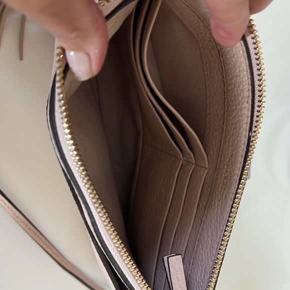 Tory Burch Crossbody Bag. NEW condition. Light blush color. - Picture 2 of 6